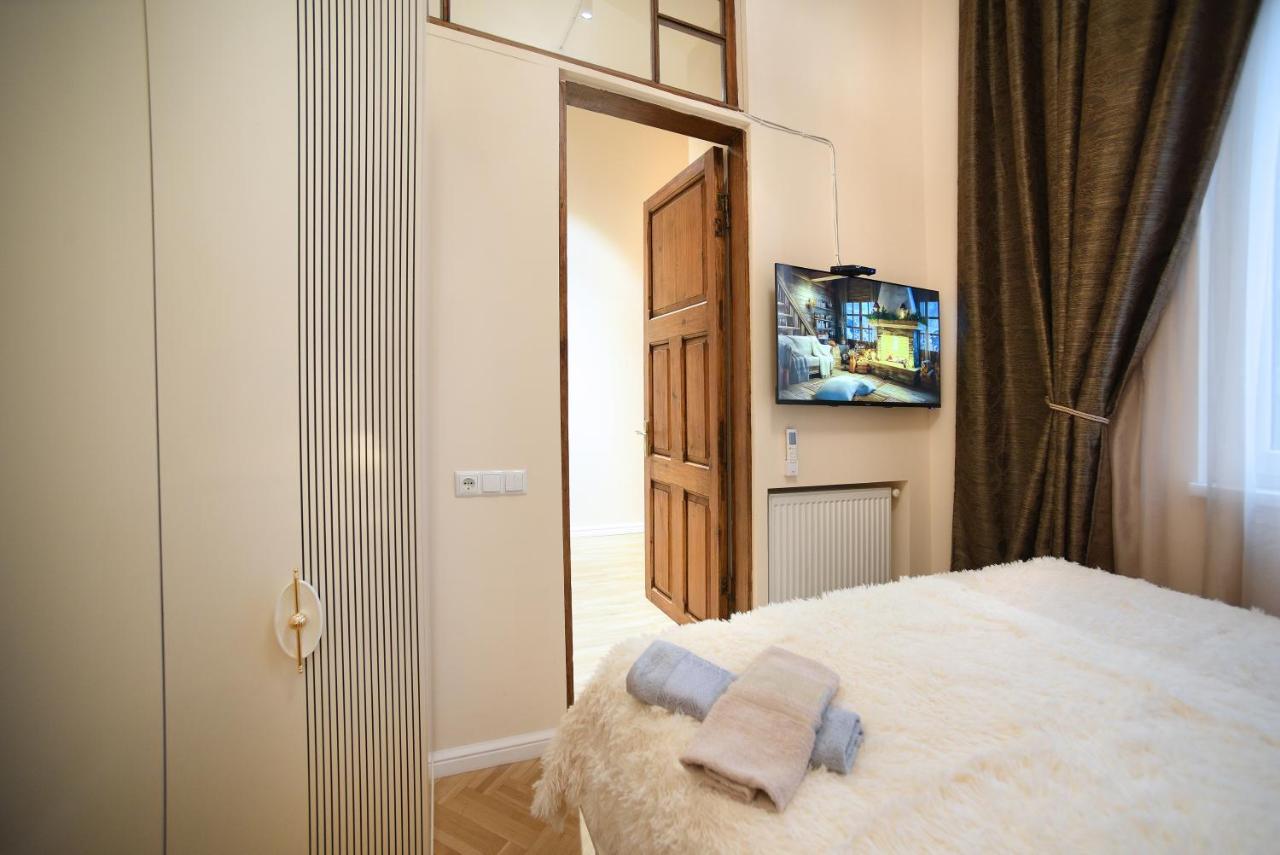 City Lux Hotel Тбілісі Екстер'єр фото