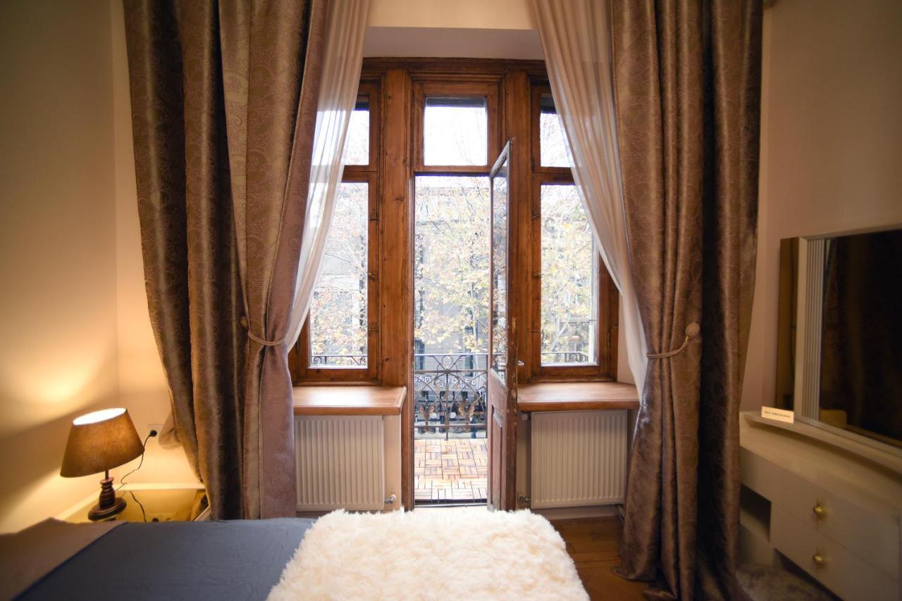 City Lux Hotel Тбілісі Екстер'єр фото