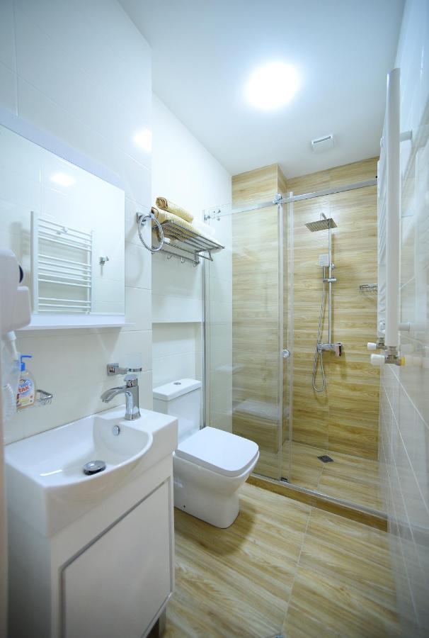 City Lux Hotel Тбілісі Екстер'єр фото