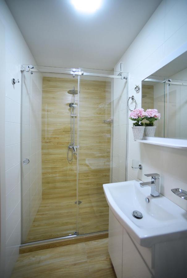 City Lux Hotel Тбілісі Екстер'єр фото
