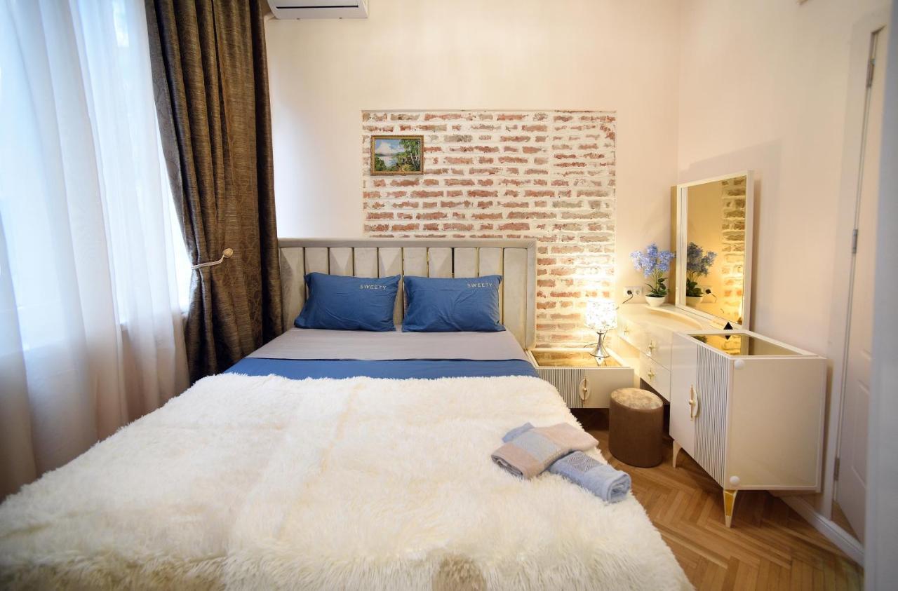 City Lux Hotel Тбілісі Екстер'єр фото
