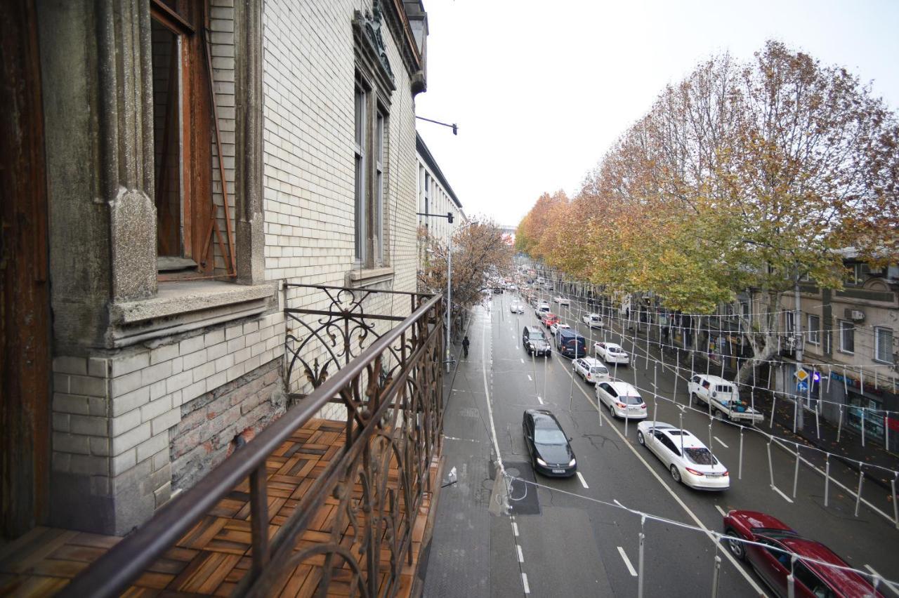 City Lux Hotel Тбілісі Екстер'єр фото