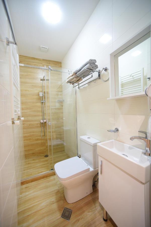 City Lux Hotel Тбілісі Екстер'єр фото