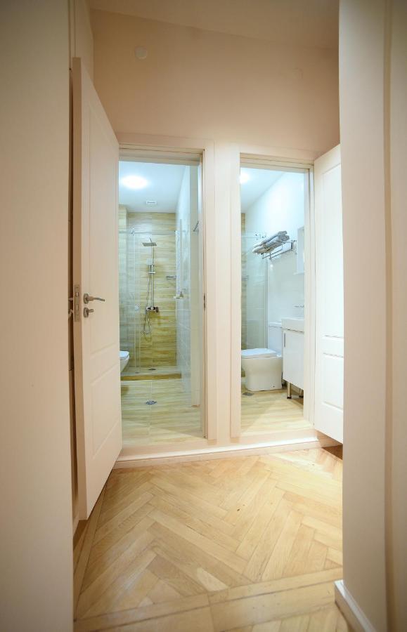 City Lux Hotel Тбілісі Екстер'єр фото