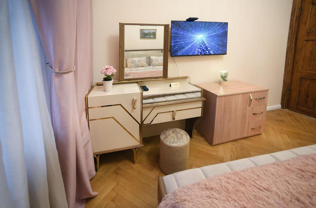 City Lux Hotel Тбілісі Екстер'єр фото