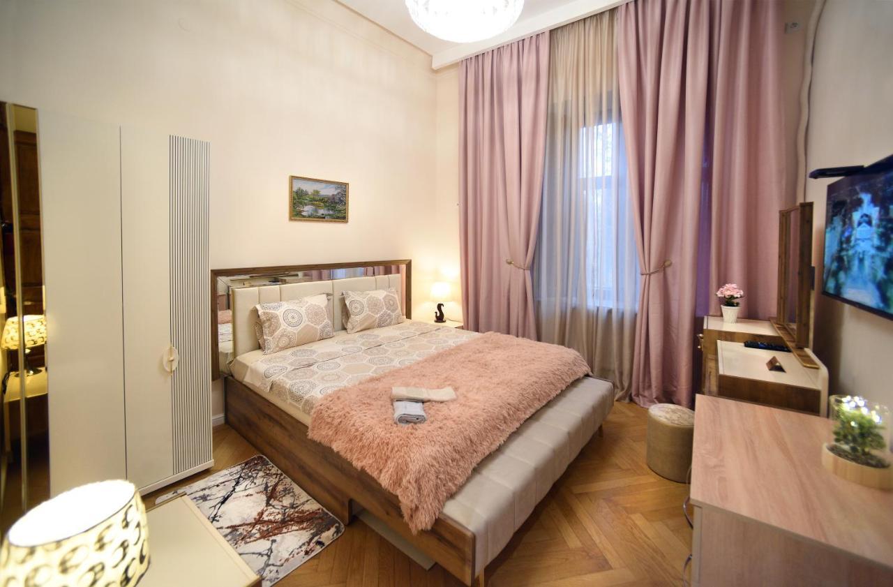City Lux Hotel Тбілісі Екстер'єр фото