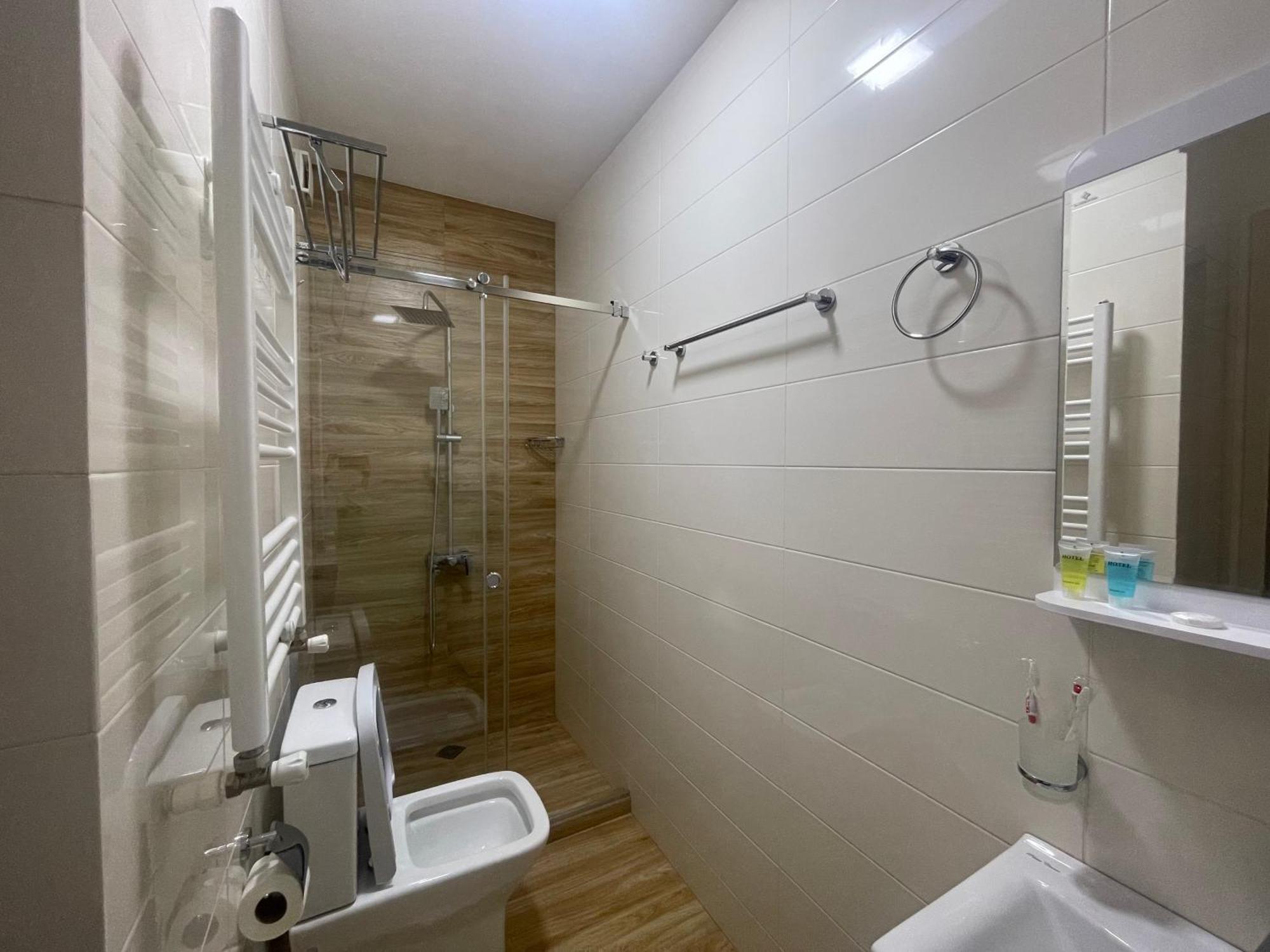 City Lux Hotel Тбілісі Екстер'єр фото